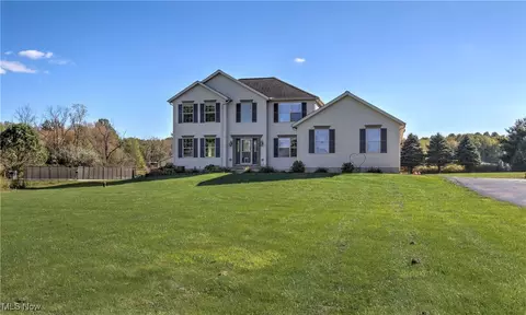 4998 Wayne Rd, Mantua, OH 44255