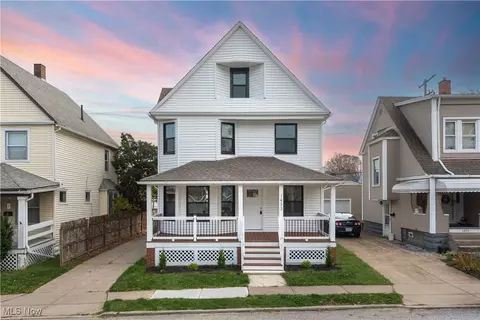 1433 Olivewood Ave, Lakewood, OH 44107