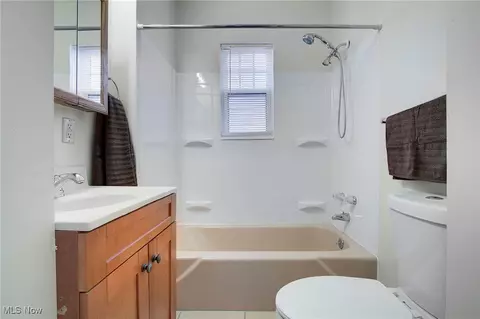 Bath - Undisclosed, Canton, OH 44705 photo 1 of 2