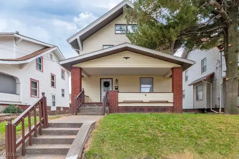 2902 5th St NW, Canton, OH 44708