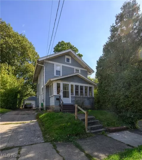 1273 Beardsley St, Akron, OH 44301