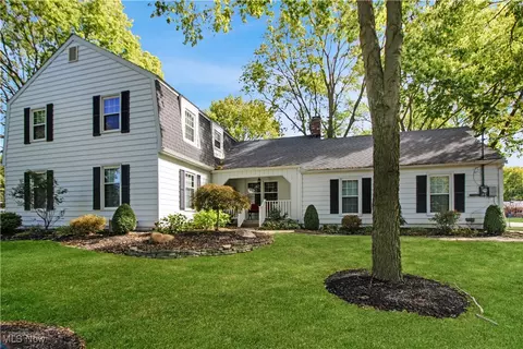 3617 N Delwood Dr, Port Clinton, OH 43452