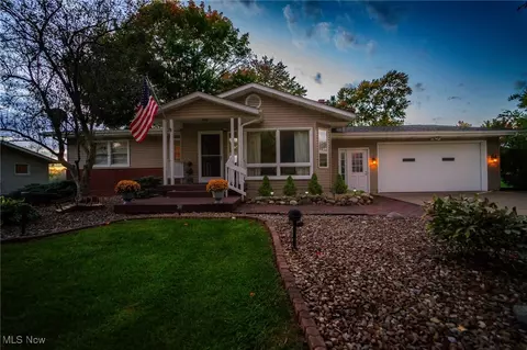 4776 Stalnaker Dr, North Canton, OH 44720