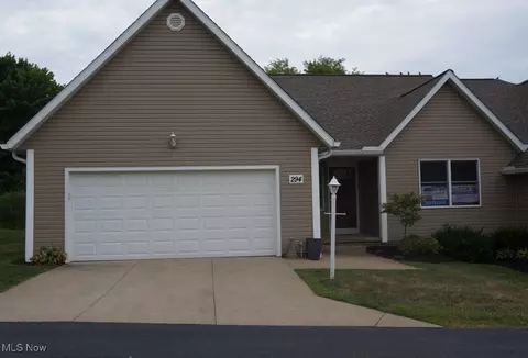 294 Oak Grove Ln, Tallmadge, OH 44278