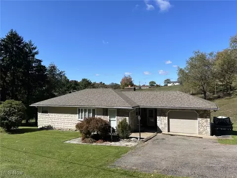 761 Shady Glen Rd, New Cumberland, WV 26047