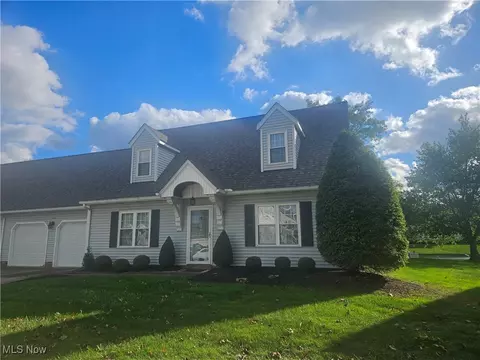 136 Nantucket Cir, Painesville, OH 44077