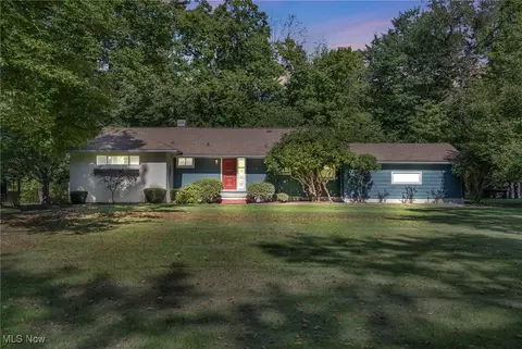 1121 High View Dr, Wadsworth, OH 44281