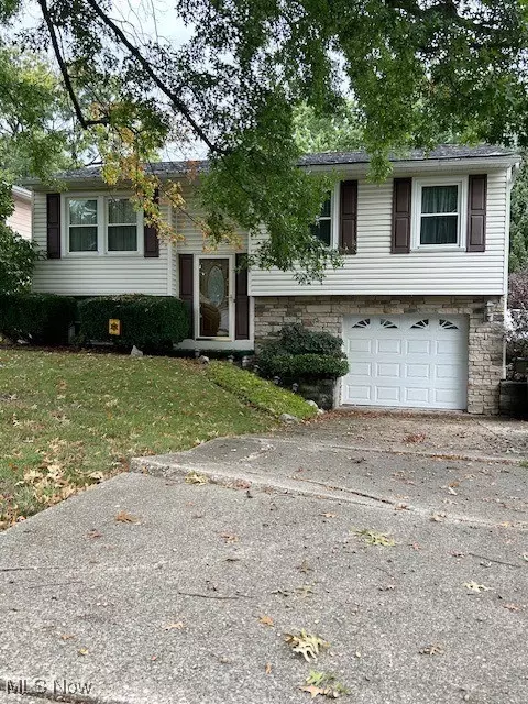 1433 Kendale Dr, Akron, OH 44314
