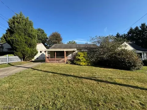 1936 Highlawn Ave, Youngstown, OH 44509