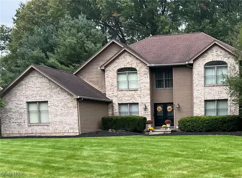 800 Park Harbour Dr, Boardman, OH 44512