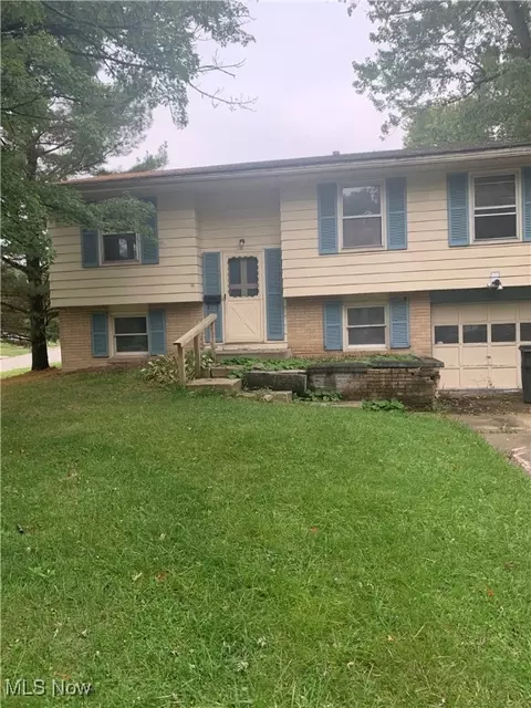 3407 NW Boulevard Blvd NW, Warren, OH 44485