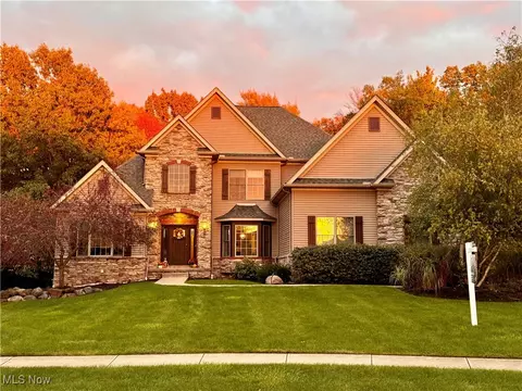 4244 Brownstone Ln, Medina, OH 44256