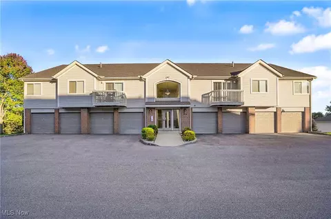 1444 Buckingham Gate Blvd #B, Cuyahoga Falls, OH 44221