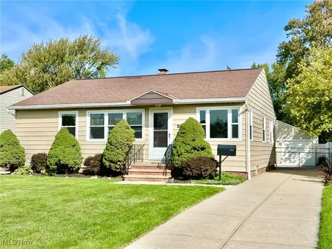 2212 Russell Ave, Cleveland, OH 44134