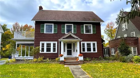 2602 Exeter Rd, Cleveland Heights, OH 44118
