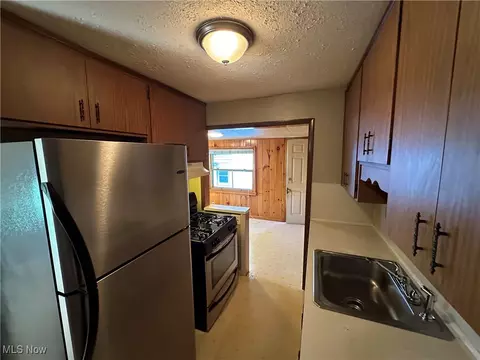 Kitchen - 1497 E 256th St, Euclid, OH 44132 photo 1 of 1