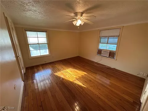 Bedroom - 1497 E 256th St, Euclid, OH 44132 photo 2 of 3