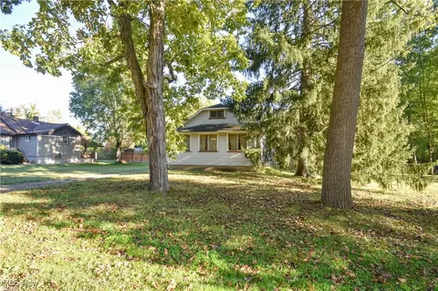 5382 W Webb Rd, Austintown, OH 44515