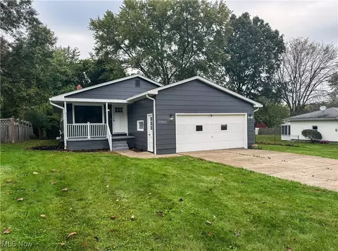 7964 Sigle Ln, Poland, OH 44514