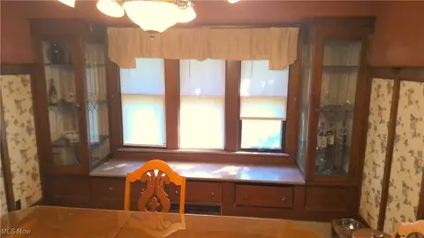 Dining - 909 Gulf Rd, Elyria, OH 44035 photo 2 of 2
