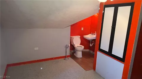 Bedroom - 909 Gulf Rd, Elyria, OH 44035 photo 6 of 6