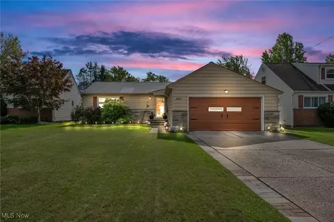 4934 Ridgebury Blvd, Lyndhurst, OH 44124