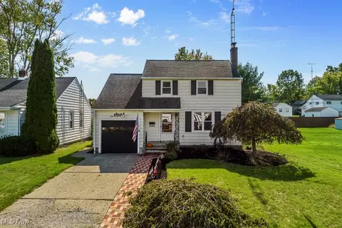 988 Glenwood Dr, Alliance, OH 44601