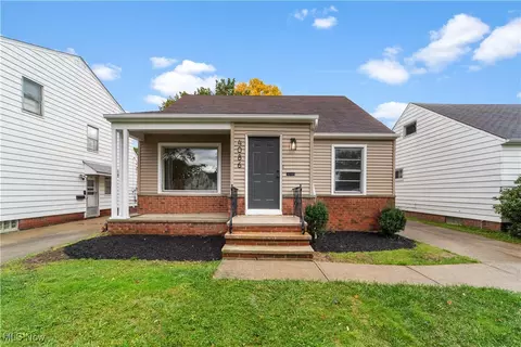 4086 Stonehaven Rd, South Euclid, OH 44121
