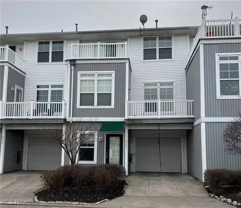 244 E Marina, Lorain, OH 44052