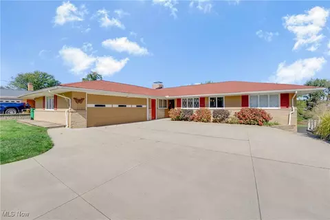 8161 Lake Shore Blvd, Mentor, OH 44060