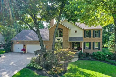 6145 Cherry Blossom Cir, North Canton, OH 44720