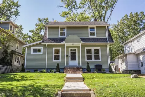 2524 Elmwood St, Cuyahoga Falls, OH 44221