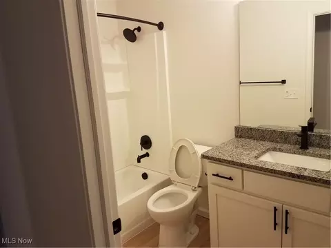 Bath - 19 Third Ave, Berea, OH 44017 photo 3 of 3