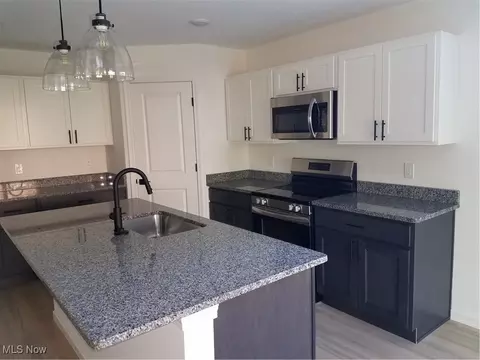 Kitchen - 19 Third Ave, Berea, OH 44017 photo 4 of 5