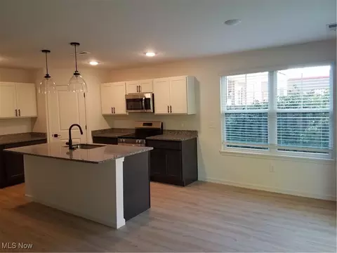 Kitchen - 19 Third Ave, Berea, OH 44017 photo 3 of 5