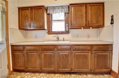 130 Saratoga Ave NW, Canton, OH 44708 photo 12