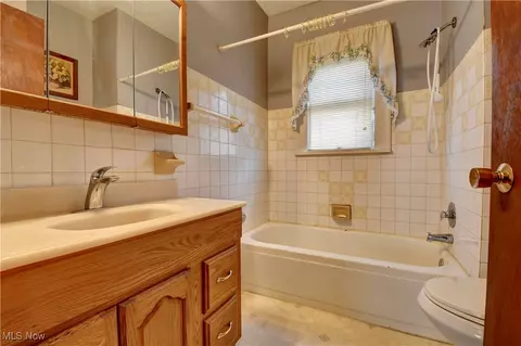 130 Saratoga Ave NW, Canton, OH 44708 photo 14