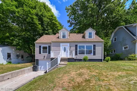 683 Greenwood Ave, Akron, OH 44320