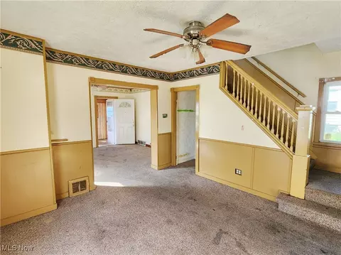 Living - 97 Spring St, Struthers, OH 44471 photo 3 of 3