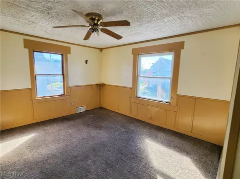 Bedroom - 97 Spring St, Struthers, OH 44471 photo 3 of 3