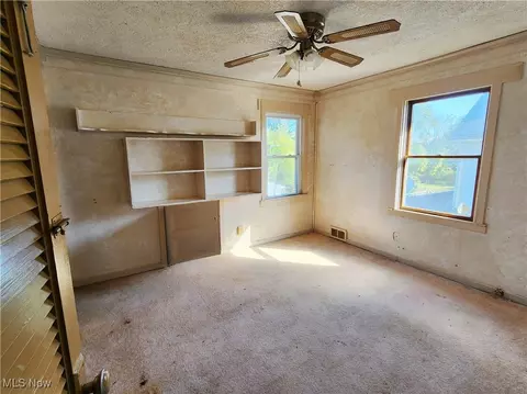 Bedroom - 97 Spring St, Struthers, OH 44471 photo 2 of 3