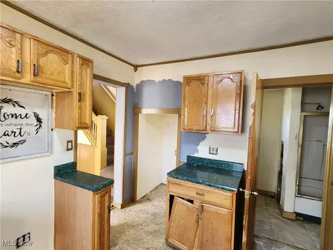 Entry Way - 97 Spring St, Struthers, OH 44471 photo 1 of 1