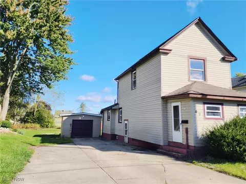Exterior - 97 Spring St, Struthers, OH 44471 photo 2 of 2