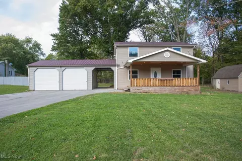2384 Bedford Rd, Lowellville, OH 44436