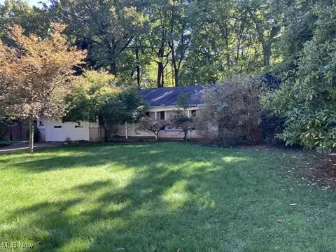 2810 Marcia Blvd, Cuyahoga Falls, OH 44223