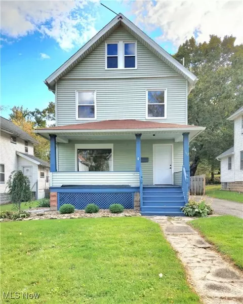 302 Maplewood Ave, Struthers, OH 44471 photo 2