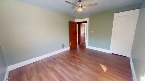 302 Maplewood Ave, Struthers, OH 44471 photo 13