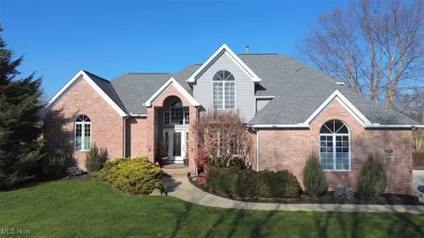 4137 Stimson Rd, Barberton, OH 44203