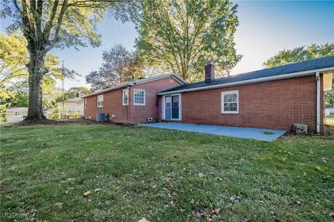 Exterior - 6342 Melody Rd NE, Canton, OH 44721 photo 2 of 6
