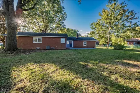 Exterior - 6342 Melody Rd NE, Canton, OH 44721 photo 6 of 6